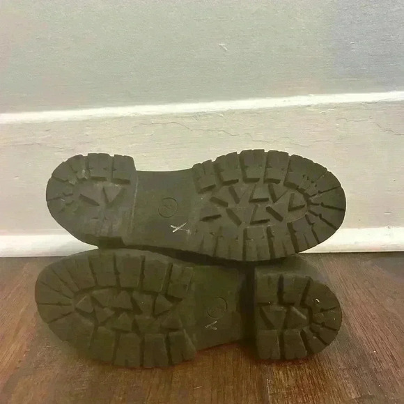 Limelight Girls sz‎ 2 Canvas Combat Boots Buckle Front Zip 2” Heel Deep Tread - Picture 6 of 13